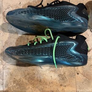 Anthony Edwards AE 1 Metamorphosis sneakers